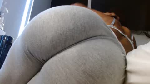 emily monrro online show from September 2025 02:15:02 AM