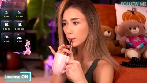 Snapshot of emilyraymont chatting on November 2025 04:23:02 AM Emily online show from November 2025 04:23:02 AM