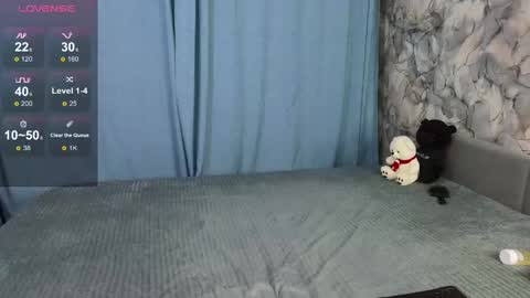 Emily Robbie online show from December 2024 04:05:02 PM