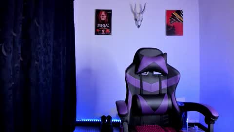 Snapshot of emilyrymer chatting on November 2025 07:26:02 PM Emily Support me to have 100 likes plx online show from November 2025 07:26:02 PM