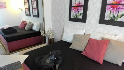 Summer 3 online show from October 2025 02:48:02 PM