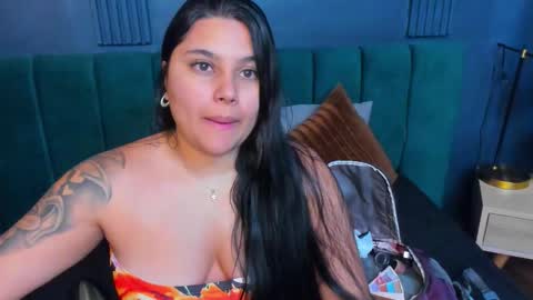 Emily Thyson online show from November 2025 12:27:01 PM