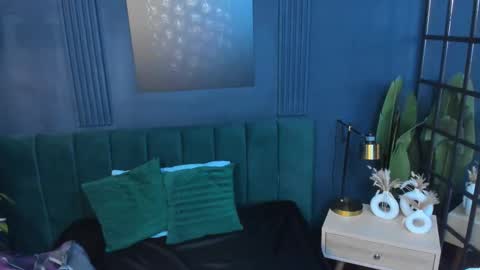 Emily Thyson online show from November 2025 12:16:01 PM