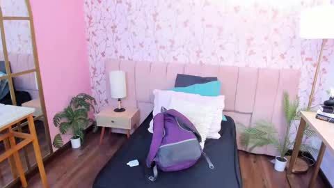 Emily Thyson online show from November 2025 12:05:02 PM