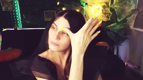 Emily online show from November 2025 02:14:01 AM