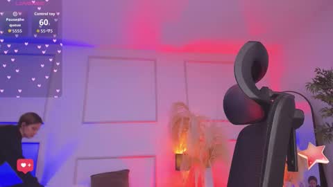 Snapshot of emilywillis8 chatting on November 2025 01:11:01 PM E M I L Y online show from November 2025 01:11:01 PM