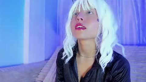Snapshot of emilywithe_ chatting on June 2026 12:02:02 AM online show from June 2026 12:02:02 AM