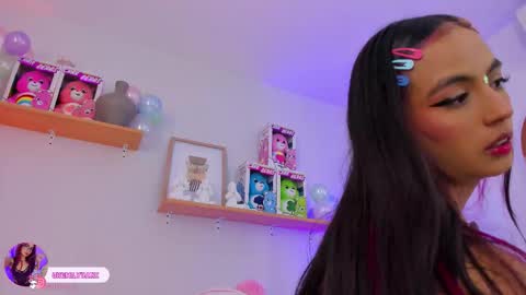 Snapshot of emilyy_bank chatting on November 2025 07:47:01 PM Emily Bank online show from November 2025 07:47:01 PM