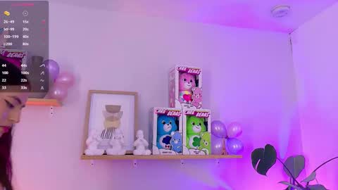 Snapshot of emilyy_bank chatting on November 2025 07:28:01 PM Emily Bank online show from November 2025 07:28:01 PM