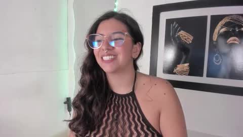 Snapshot of emilyy_cooperr chatting on September 2025 01:02:02 PM emilyy_cooperr online show from September 2025 01:02:02 PM