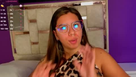 emilyy_cooperr online show from April 2026 12:17:02 PM