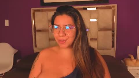 Snapshot of emilyy_cooperr chatting on July 2026 12:11:01 PM emilyy_cooperr online show from July 2026 12:11:01 PM