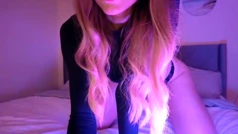 emilly online show from September 2025 03:22:01 AM