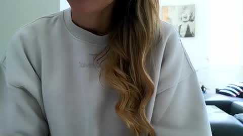 emilly online show from October 2025 05:36:02 PM