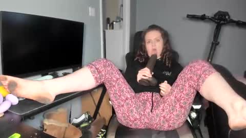 Snapshot of emliyjamesmjb chatting on February 2025 11:44:02 PM emliyjamesmjb online show from February 2025 11:44:02 PM