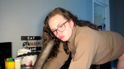 Snapshot of emliyjamesmjb chatting on March 2025 12:22:02 PM emliyjamesmjb online show from March 2025 12:22:02 PM