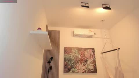 Alice online show from November 2025 12:04:01 PM