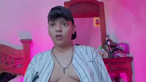 emma_and_thom online show from April 2026 10:07:01 PM