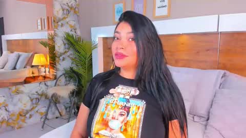 Emma  online show from December 2025 12:02:02 PM