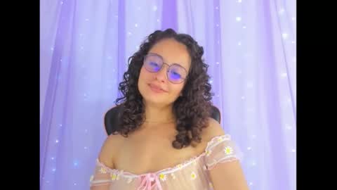 Snapshot of emma_belle02 chatting on November 2025 10:21:02 PM Emma online show from November 2025 10:21:02 PM