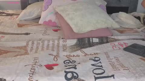 Emma online show from November 2025 05:28:02 AM