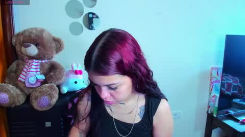 Snapshot of emma_boo_ chatting on May 2026 02:22:01 PM emma_boo_ online show from May 2026 02:22:01 PM