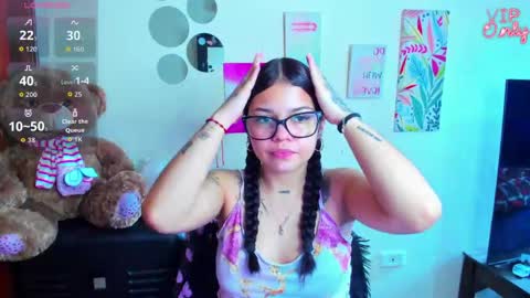 Snapshot of emma_boo_ chatting on June 2026 03:07:02 PM emma_boo_ online show from June 2026 03:07:02 PM