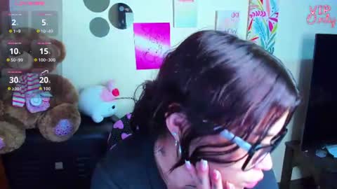 Snapshot of emma_boo_ chatting on June 2026 01:25:02 AM emma_boo_ online show from June 2026 01:25:02 AM