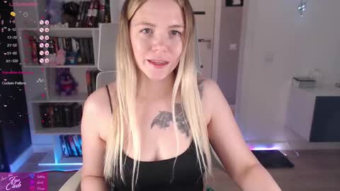 Snapshot of emma_bryan chatting on November 2025 09:46:01 PM Emma online show from November 2025 09:46:01 PM