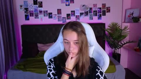 emma_chaser online show from November 2025 02:06:02 AM