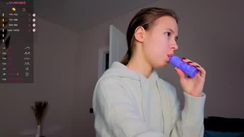 Emma online show from September 2025 01:33:02 AM