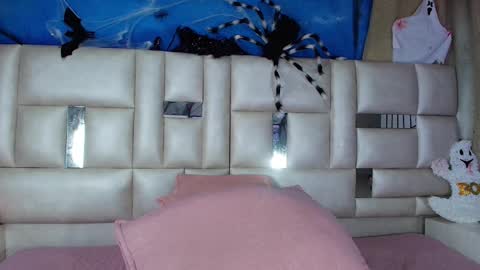 Emma online show from October 2025 03:09:01 AM