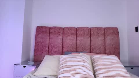 Emma online show from November 2025 03:05:02 AM