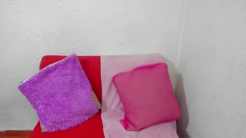 Snapshot of emma_dunncan chatting on March 2025 03:46:02 AM Emma online show from March 2025 03:46:02 AM