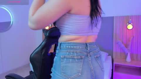 E M M A online show from February 2026 09:57:01 PM