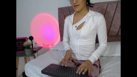 Emma Glow online show from October 2025 11:35:01 PM