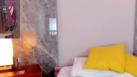 Emma online show from November 2025 04:12:02 AM