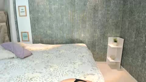 Snapshot of emma_johnsson1 chatting on December 2025 05:44:02 AM emma_johnsson1 online show from December 2025 05:44:02 AM