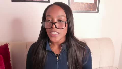 emma_jonness online show from April 2026 06:32:02 PM