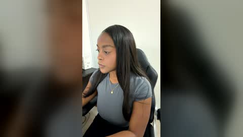 emma_jonness online show from April 2026 10:40:02 AM