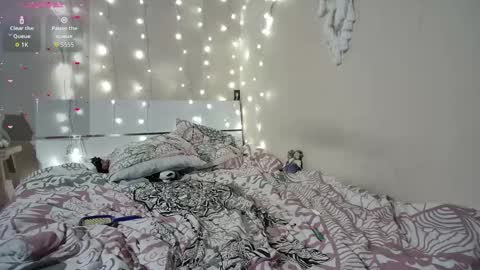 emma_just online show from September 2025 07:14:01 PM