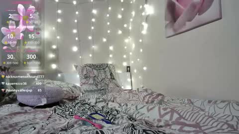 emma_just online show from October 2025 06:53:01 PM