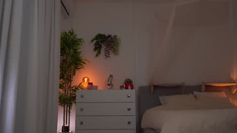 Snapshot of emma_land chatting on December 2024 09:02:01 PM online show from December 2024 09:02:01 PM