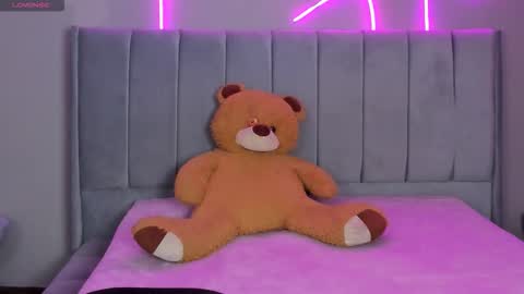 Emma online show from September 2025 04:57:01 AM