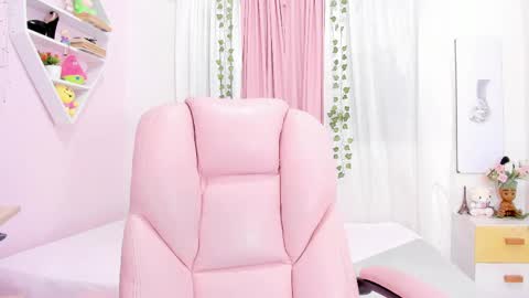 Emma online show from March 2025 07:07:02 PM