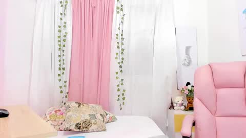 Emma online show from March 2025 07:17:01 PM