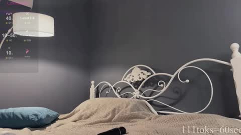 Emma Voss online show from September 2025 05:15:02 PM