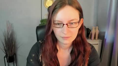 Snapshot of emma_lust94 chatting on June 2026 05:56:01 AM emma online show from June 2026 05:56:01 AM