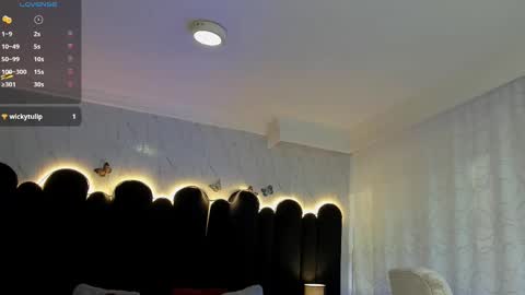 Emma  online show from September 2025 12:20:01 PM