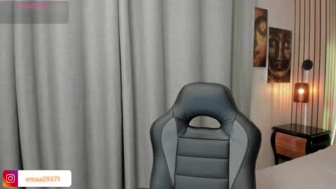 Snapshot of emma_petite4u chatting on February 2025 06:24:02 PM Emma online show from February 2025 06:24:02 PM